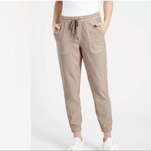 Athleta Beige Farallon Cargo Crop Pants.